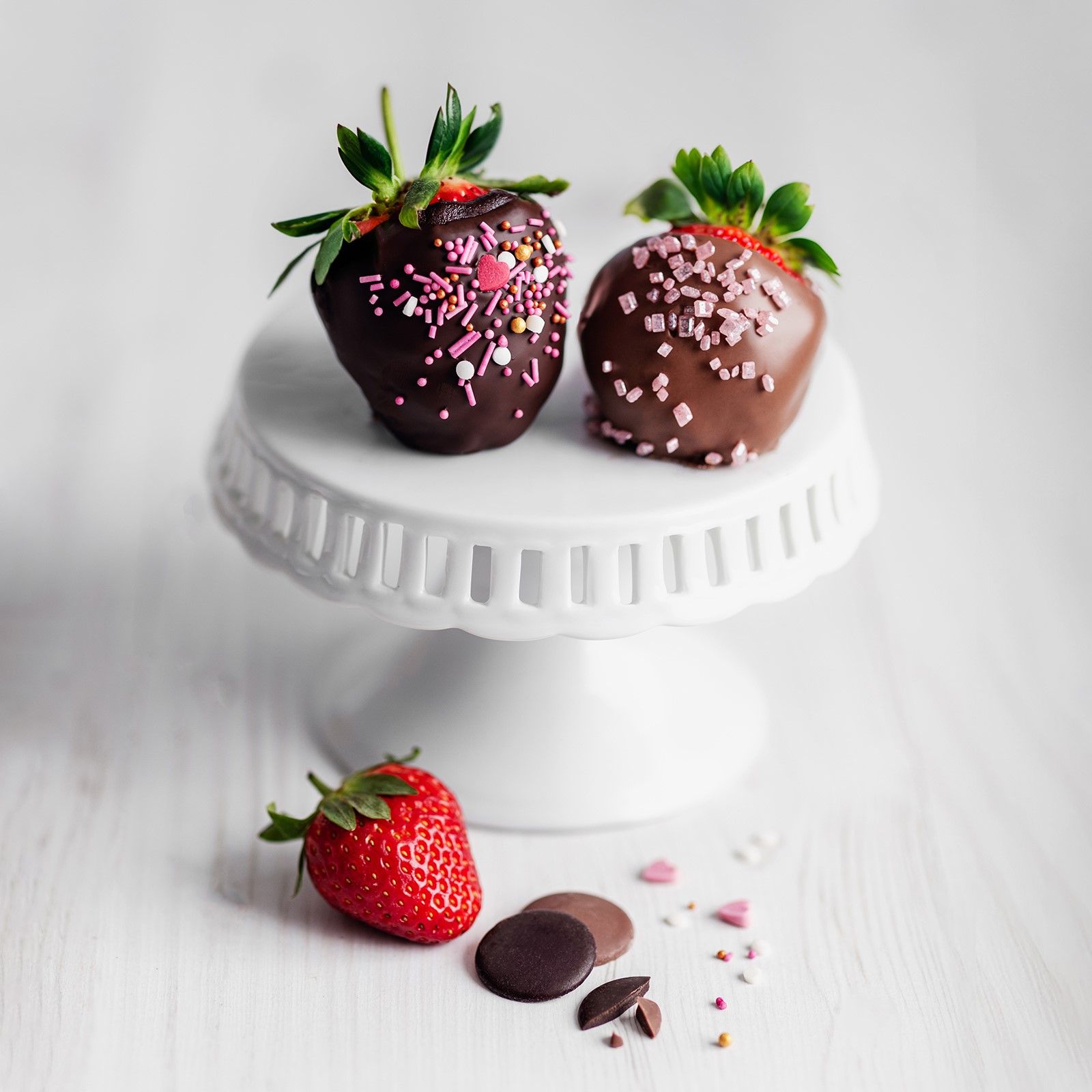 Lily O'Brien's Recipe for Strawberry Chocolate Cake Pops.